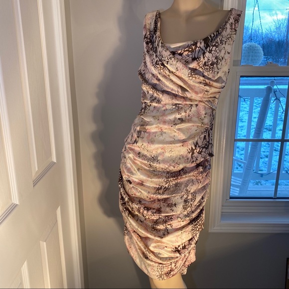 le chateau Dresses & Skirts - 🥕Le Chateau Evening Dress